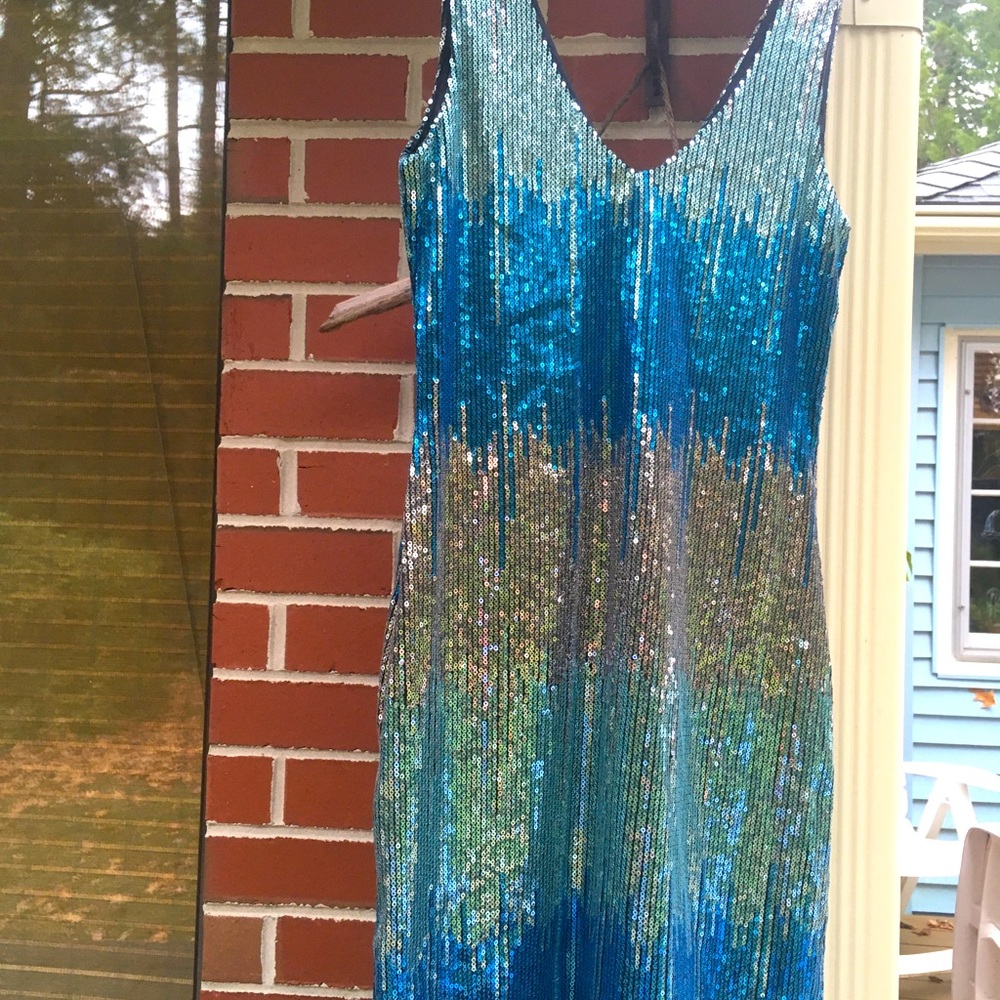 LilyRose sequined cocktail dress. Fully lined. Size S. Shades of blues/silver.